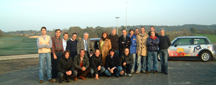 fotogruppo allievi e docenti corso per GuidaSicura